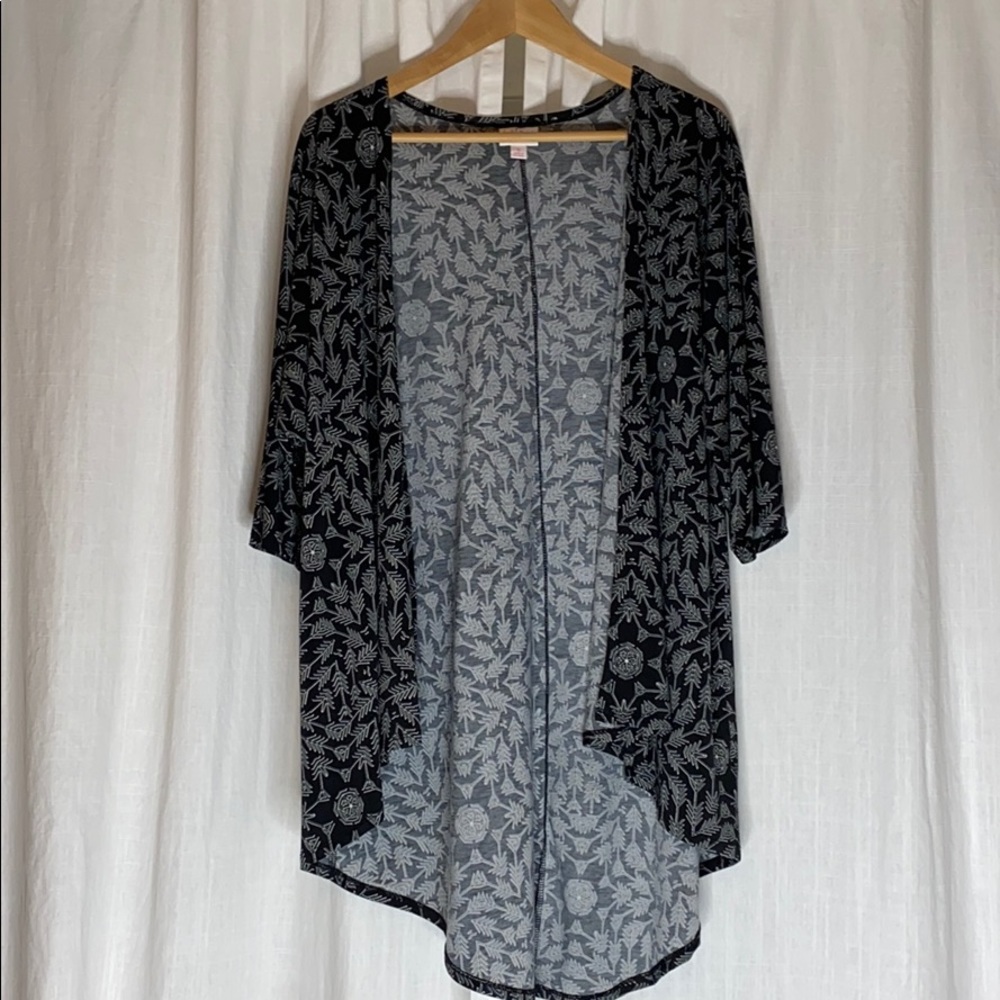 LulAroe Lindsey Kimono Black and White